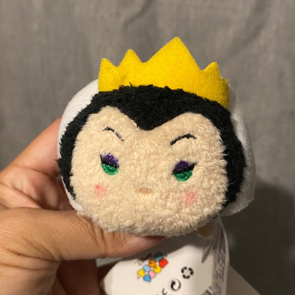 DISNEY PARKS nwt Evil Queen Snow White Villains Mini Tsum Tsum Toy Plush 3.25"